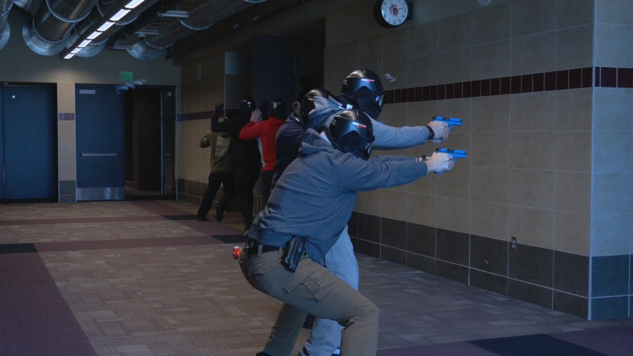 Jenks Public Schools Officers Go Through Active Shooter Training - YouTube