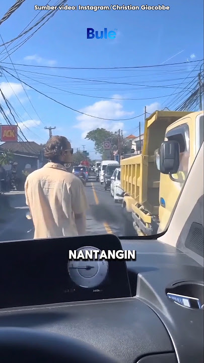Roadside Brawl: Foreigner vs Truck Driver