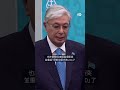 哈薩克總統當面呼籲俄羅斯停戰　普丁低頭不語