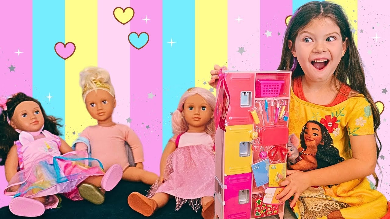 Unboxing and Playing with the Our Generation School Spirit Locker & Accessories Set for 18" Dolls