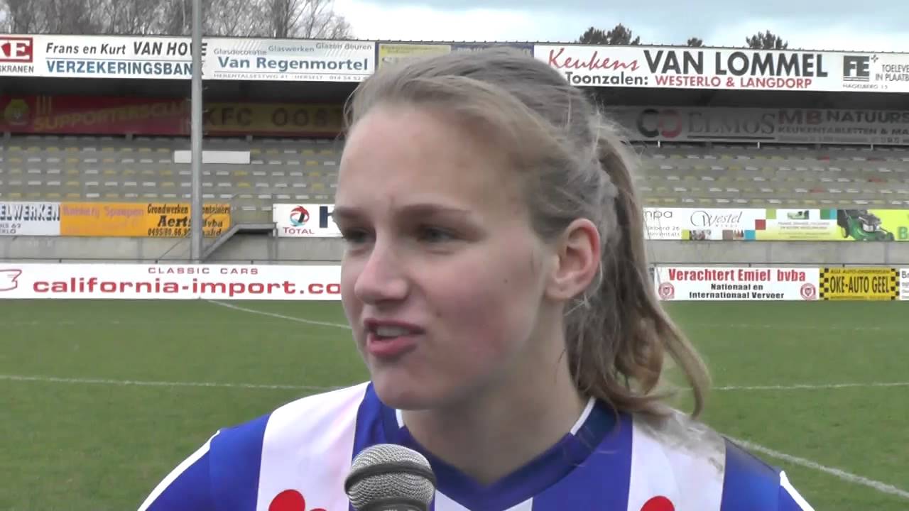 Vivianne Miedema na de wedstrijd Lierse-Heerenveen op 15 ...