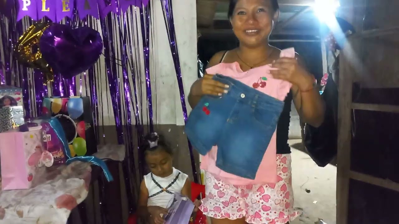 Todo esto benia en los regalos q le dieron a alexa😍