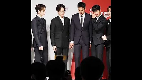 just hold hands already boys #meanie #minwon #mingyu #wonwoo #민규 #원우 #seventeen #svt #wongyu