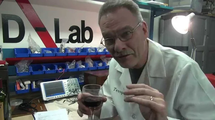 D-lab Crazy Guy Demo of a Vintage 6V6 tube amp Wood Radio Cabinet