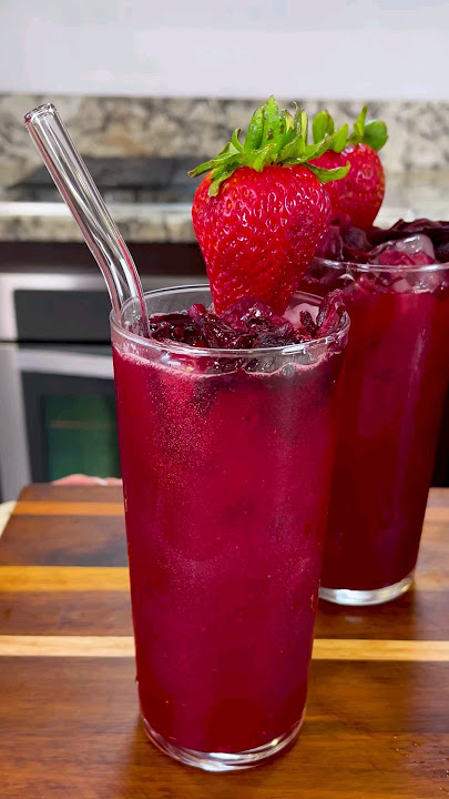 Agua de Jamaica con Fresa so refreshing #shorts