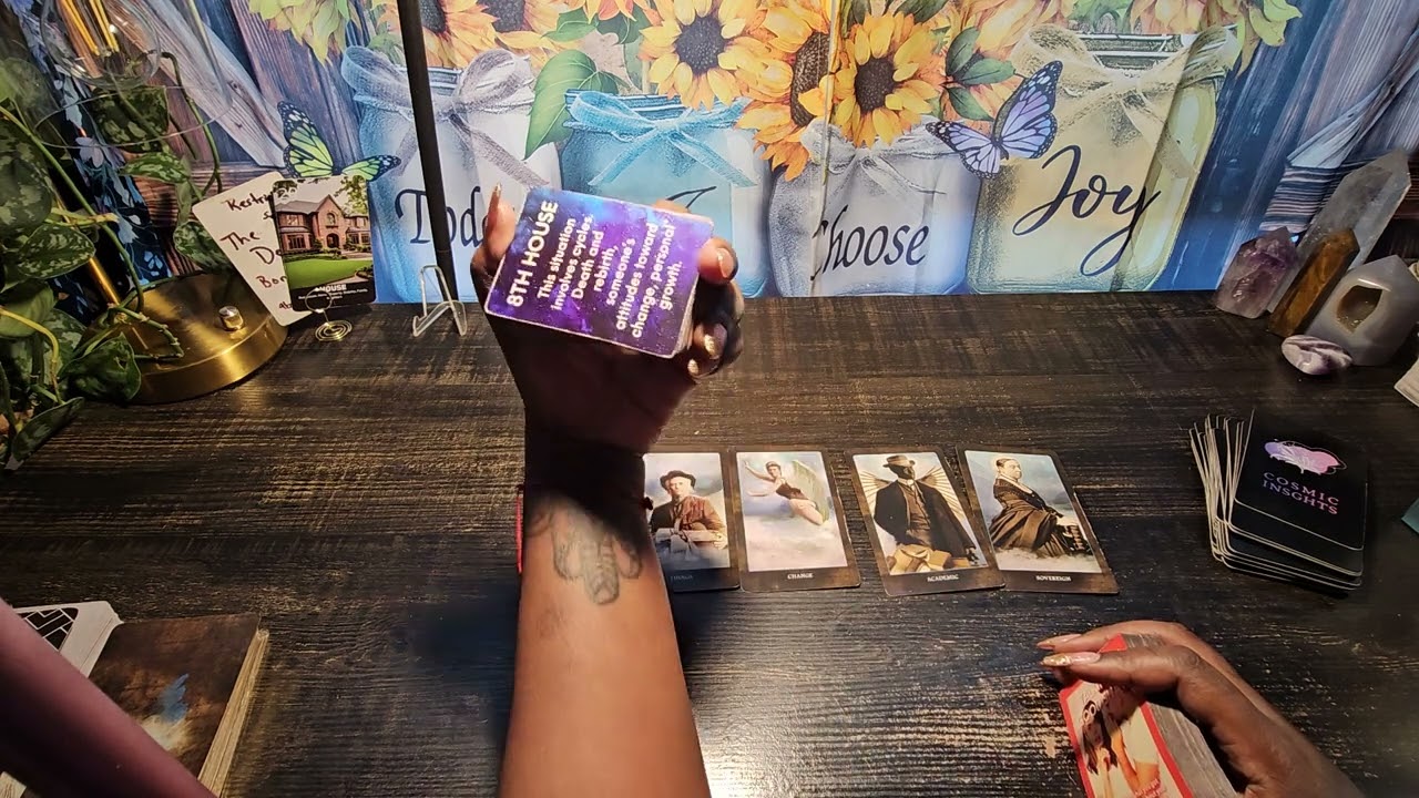 они знают, что ты знаешь, что это они, кто-то пытается убежать оттуда смущенный