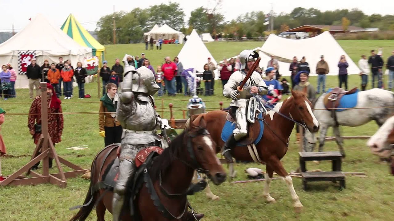 Days of Knights III Knights Displaying Swordsmanship on Horseback