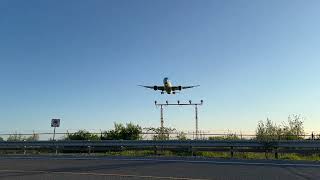 @KLM @Boeing #777 landing on runway 06R at Toronto’s Pearson #International #Airport ✈️