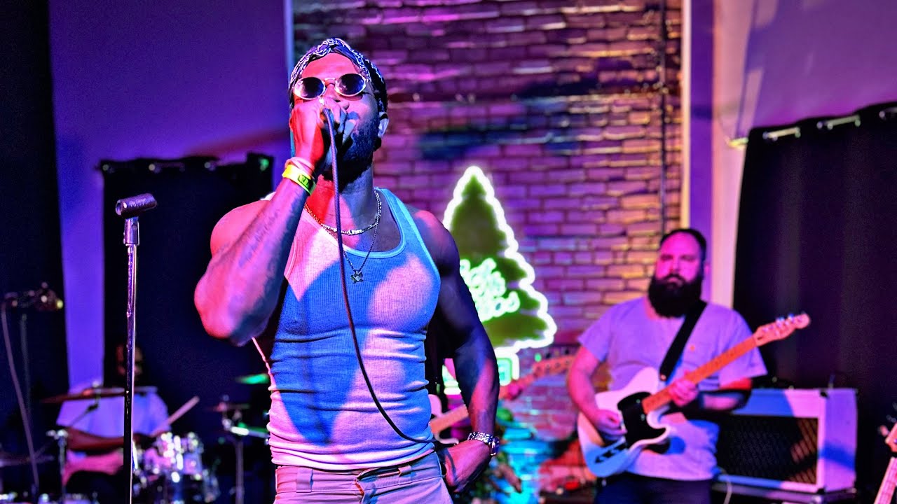 Malik X performing "Michigan Ave" Live 