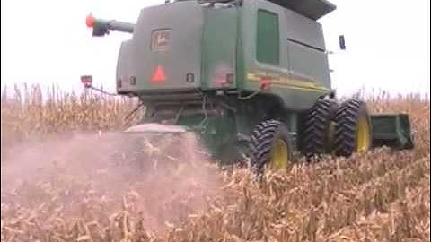 delhotalfarms.com-Fall 2008- combining corn