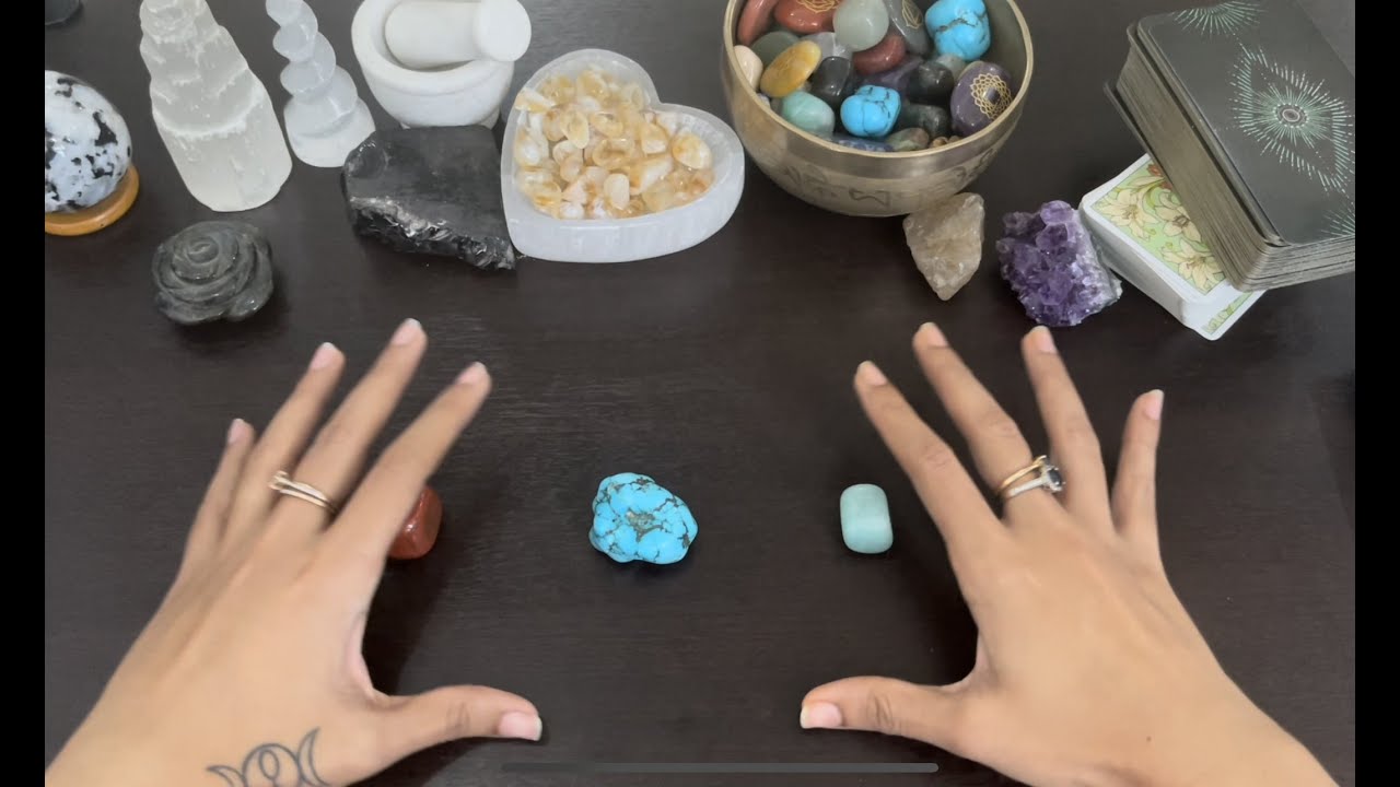 **выберите карту** ЧТО ВАМ НУЖНО ЗНАТЬ ОБ ЭТОМ ЧЕЛОВЕКЕ! задумайте человека