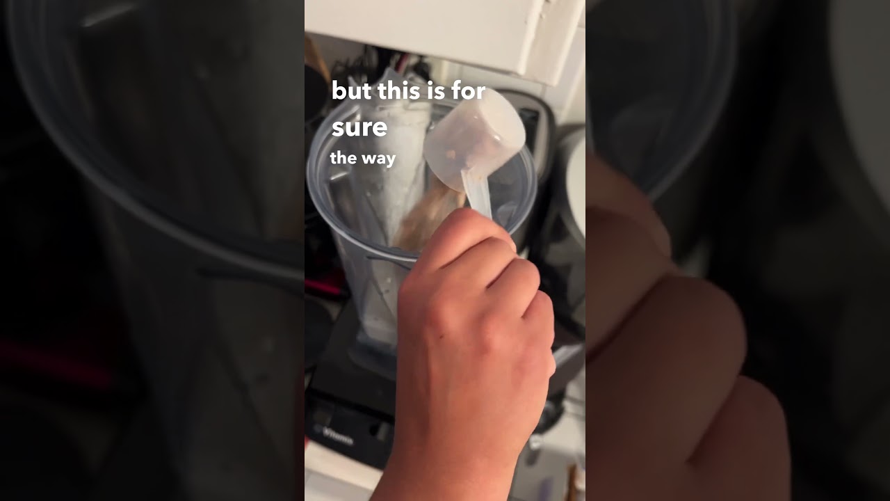 Make a Healthy Protein Shake in a Vitamix: Banana, Berries, Collagen, Cinnamon & Whey 