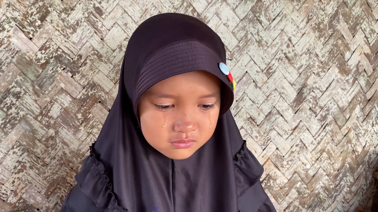 JESIKA ADIK YATIM INI BUAT KITA SEMUA MENANGIS DI USIA MASIH KECIL SUDAH DI TINGGAL ALMARHUM  