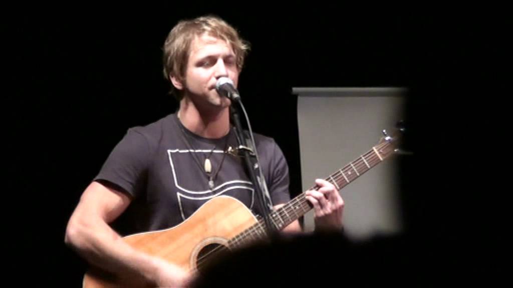 Tomáš Klus Nová píseň ( Nezapomínej)