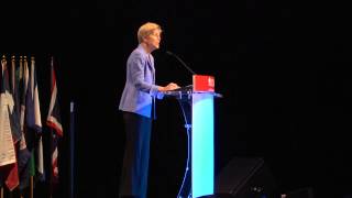 Elizabeth Warren says she won't support any efforts to restrain CFPB