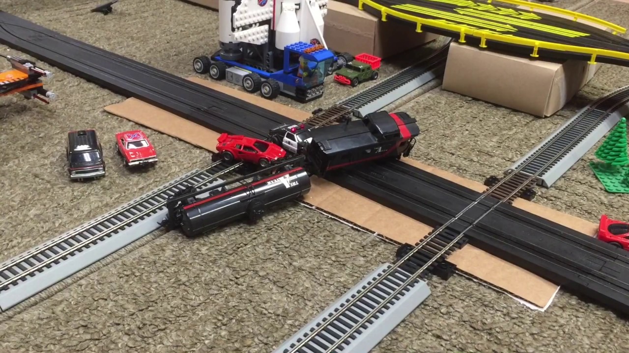 Slot Cars and Trains - TYCO, Carrera, Bachmann, Autoworld 