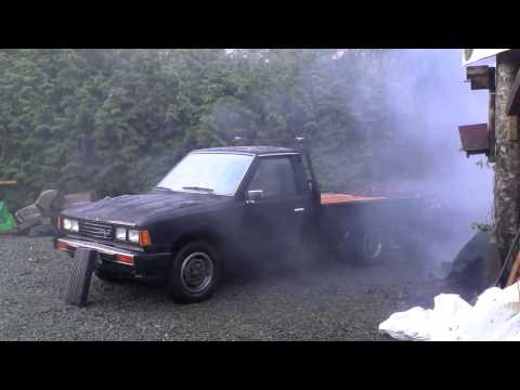 1982-datsun-720-sd22-diesel-engine---cold-start-&-smoke-show