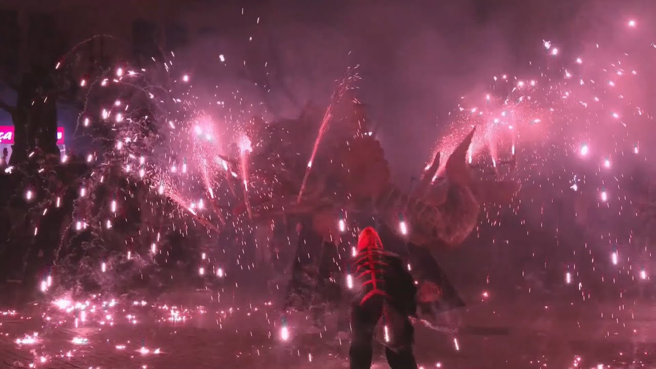 Mollet celebra la Festa Major d’Hivern amb l'espectacle de foc de la Llegenda de Sant Vicenç