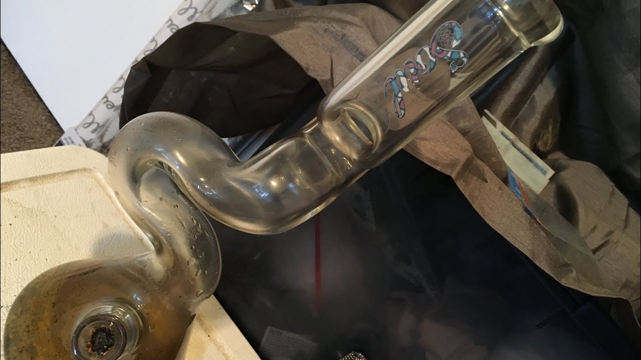 FATTEST OG KUSH HOOT OUT OF A BONG 18+