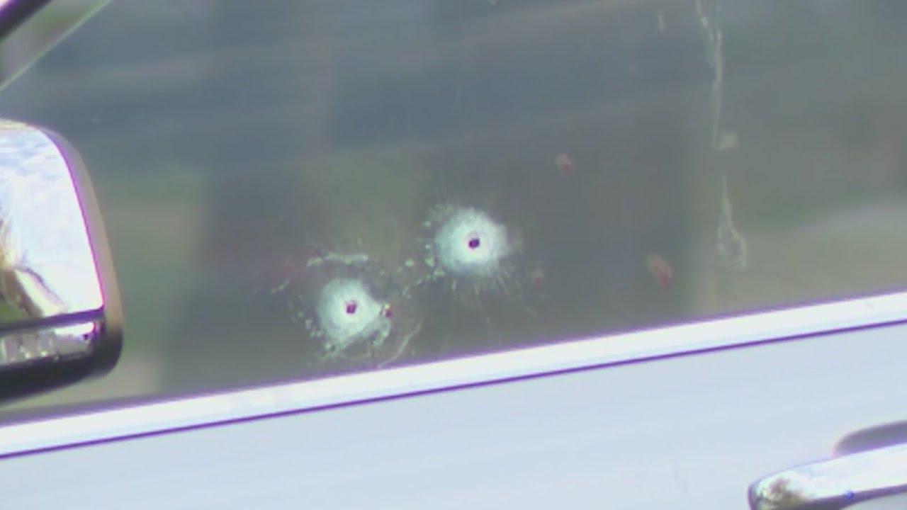 Man found shot dead in head in car on Northwest Side - YouTube