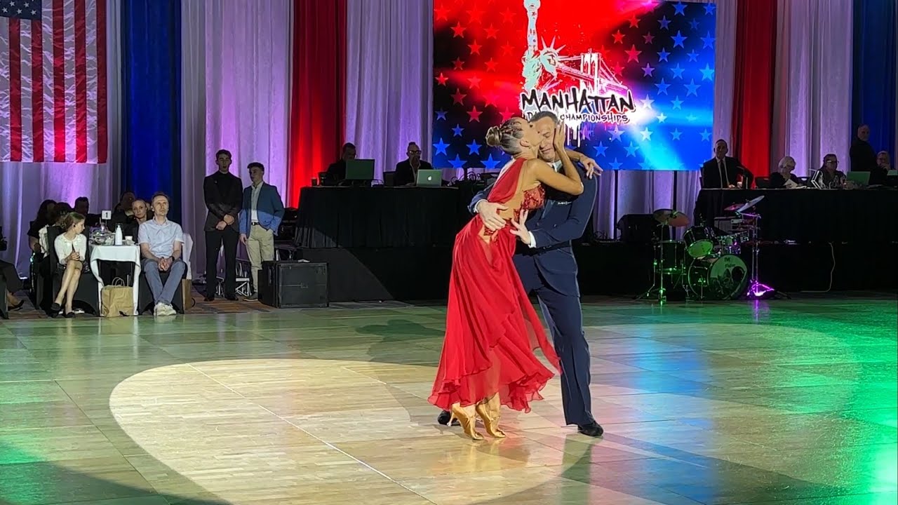 Roman Malkhasyan & Galina Detkina intro Viennese waltz