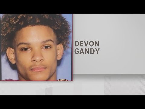 Deputies searching for murder suspect who has identical twin brother in ...