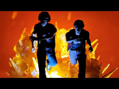Quick Look At Mezco's The Warriors Boxset