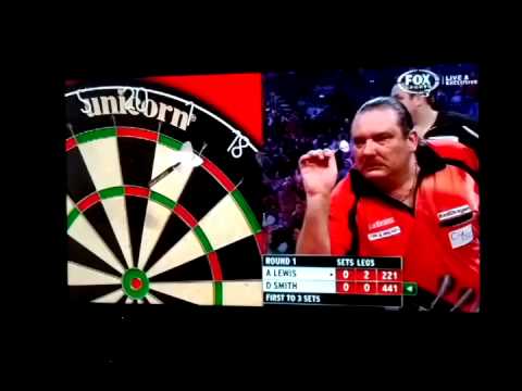 Dennis Smith's Bizarre Darts Throwing Style