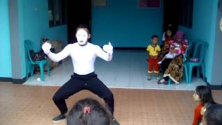 Gerak Pantomim anak disable dari SLB Panca Kasih Manokwari