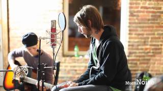 The Arrangement - Kissing Cobras On Muchnoise Acoustic