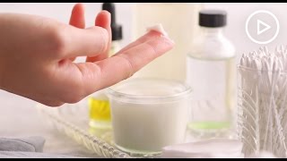 DIY Natural Deodorant With Coconut Oil And Essential Oils