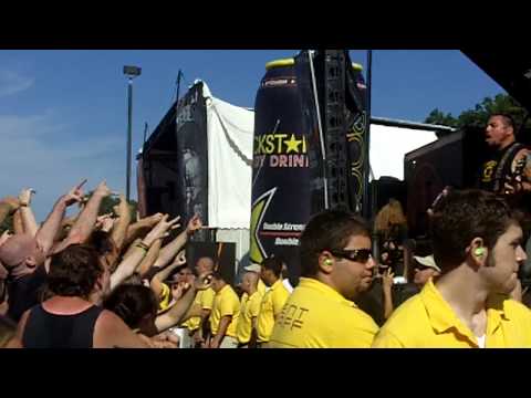Chimaira - The Dehumanizing Process (Live at Mayhem fest in MA)