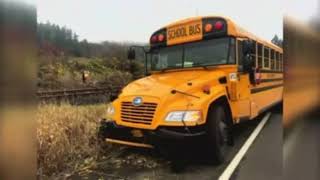 Driver charged with DUI after school bus crashes into ditch in Oregon