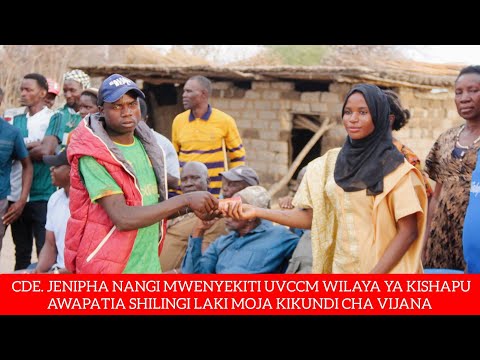 CDE JENIPHA NANGI AWAPATIA KIKUNDI CHA VIJANA SHILINGI LAKI MOJA KWA AJILI YA KUNUNUA MAJEMBE