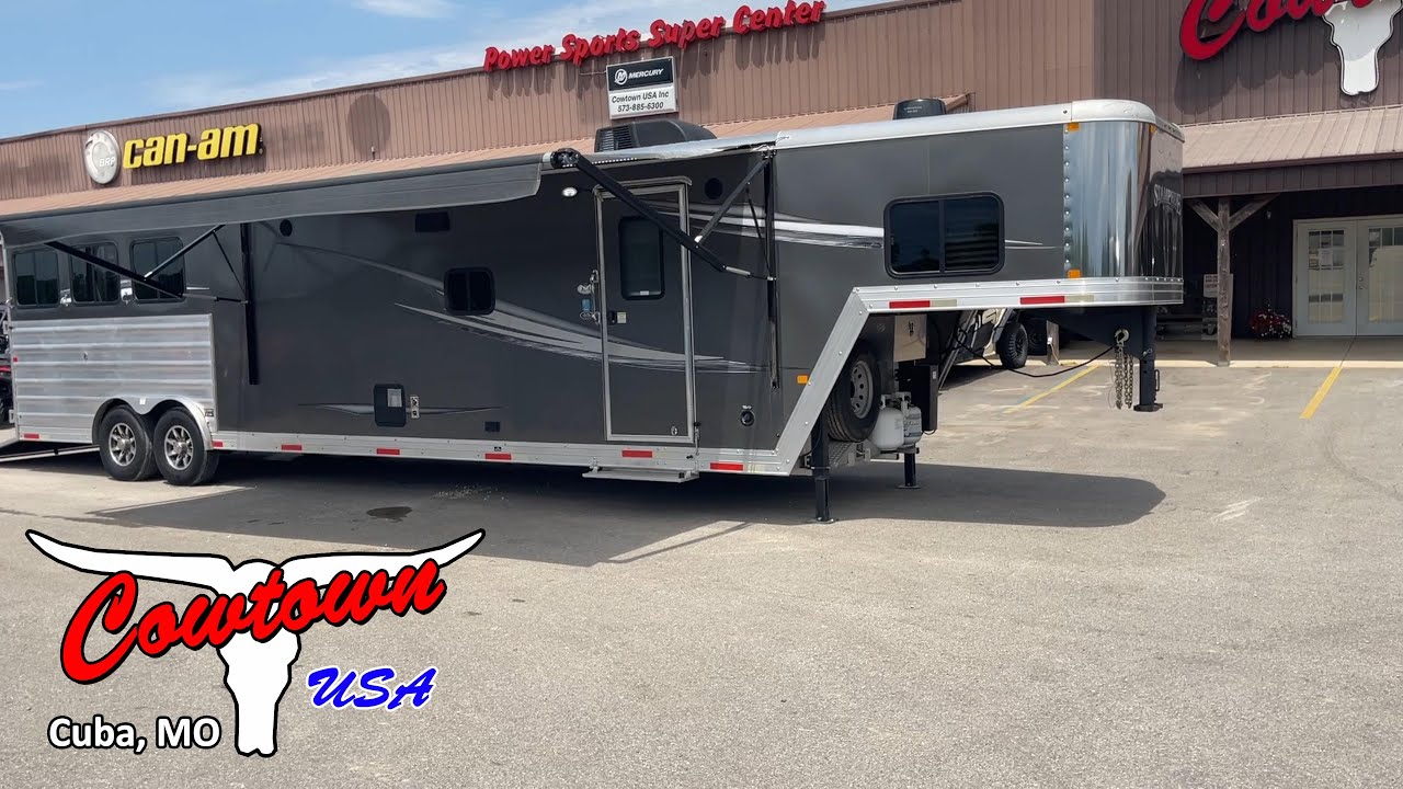 2021 Merhow 8316 3-Horse Trailer with 9 ft. Extended Slide