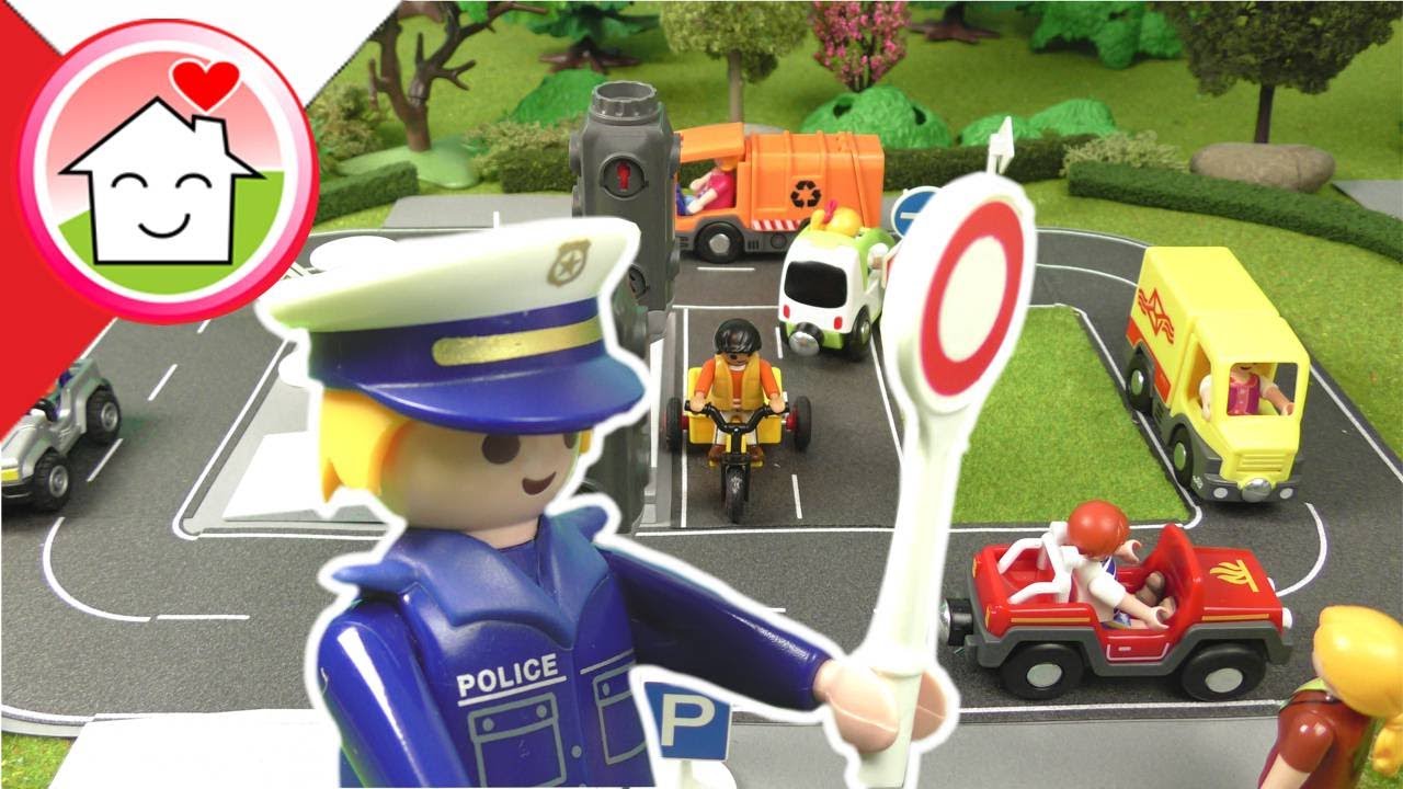 Playmobil po polsku Lenka zdaje egzamin na dziecięce prawo jazdy - Rodzina Hauserow