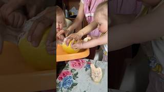 Как правильно чистить помело #дети #семья #family #shorts