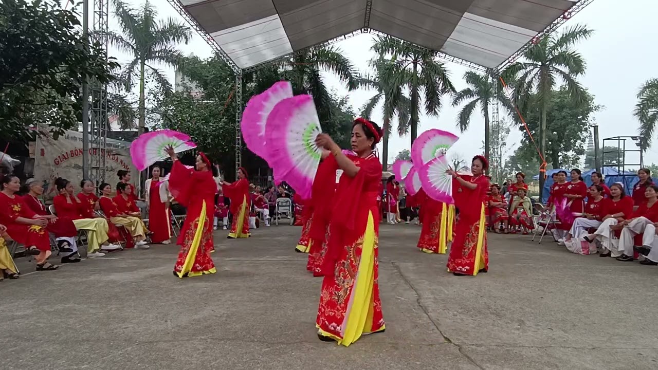 Múa Chèo Lời Chúc đầu Xuân theo điệu Sắp quá cầu