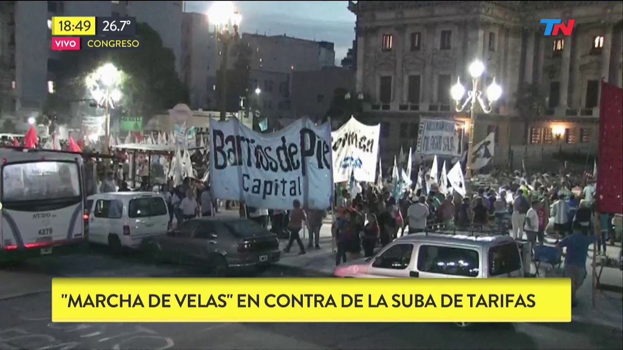 Marcha de las velas en contra de la suba de tarifas - YouTube