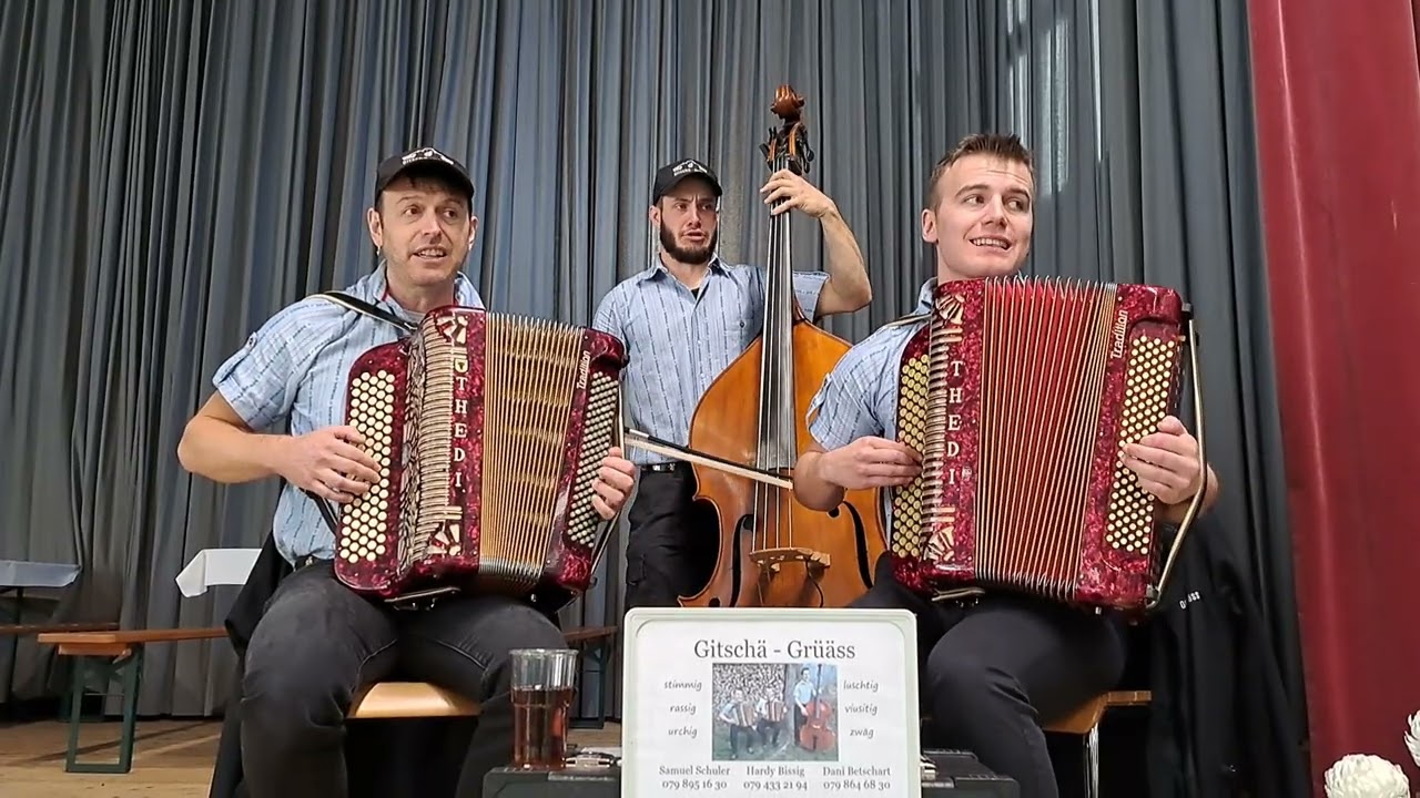 Ländlerformation Gitschä - Grüäss, am Büüräzmorgä vom Alpkäsemarkt in Seedorf, www.gitschen-gruss.ch