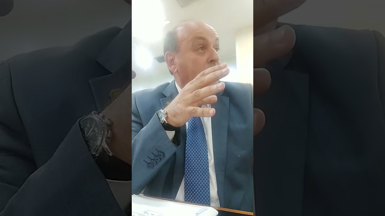 النائب البرلماني محمد عزيز 