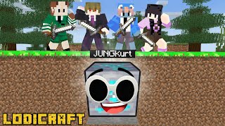HUNTERS vs PROP SPEEDRUNNER in Minecraft!