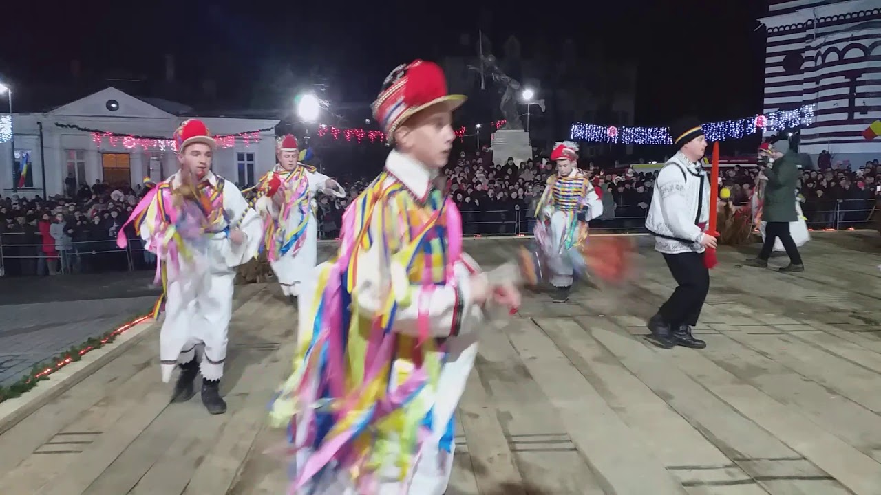REALITATEA DOROHOIANA - Festivalul de datini şi obiceiuri de iarnă 2019 - Formaţia Broscauţi
