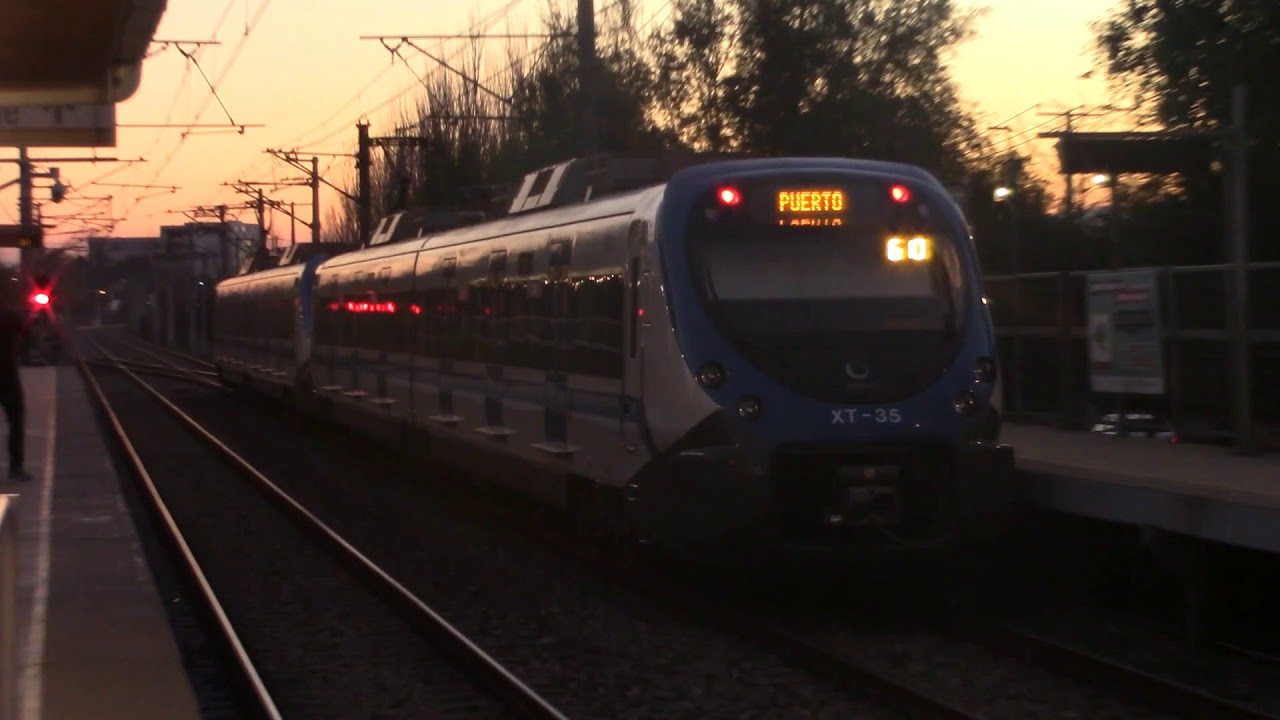 Trenes Xtrapolis100 y Xtrapolis Modular por Estacion Sargento Aldea/Merval