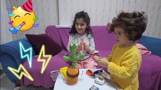 Kaktüs Oyuncağı Bozuldu Tamir Ediyoruz | Funy Kids Video