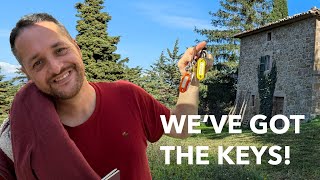 #1 We bought an abandoned farmhouse in Italy! Key handover and tour