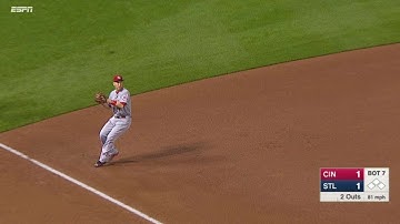 CIN@STL: Frazier makes backhanded stop, strong throw