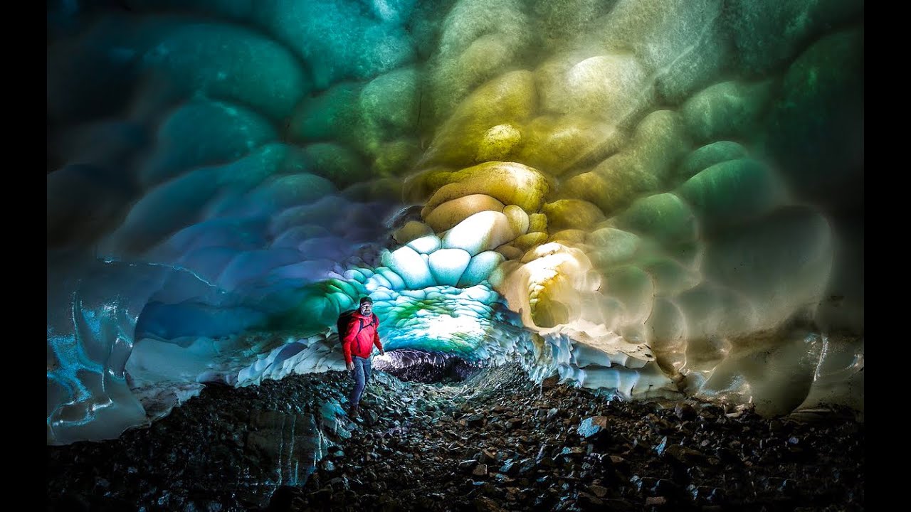 DEBAJO DE LA NIEVE   El tunel de hielo del Teleno