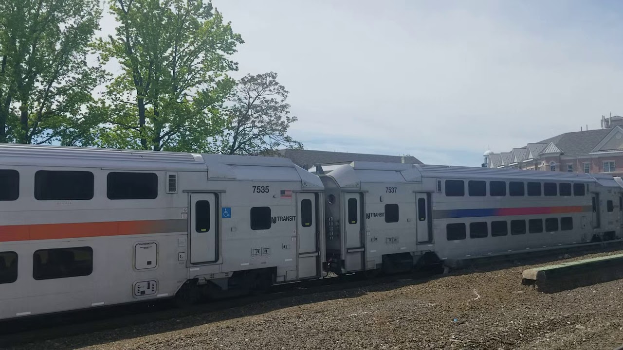 NJ Transit train departing Cranford Train Station YouTube
