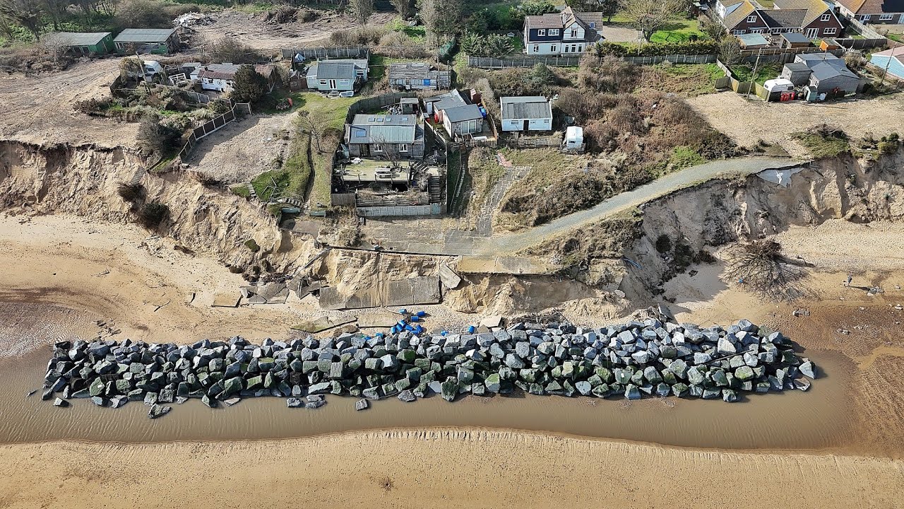 HEMSBY COASTLINE 4 WEEKS ON | End Of February 2026 | COASTAL EROSION CRISIS | Homes Demolished | 
